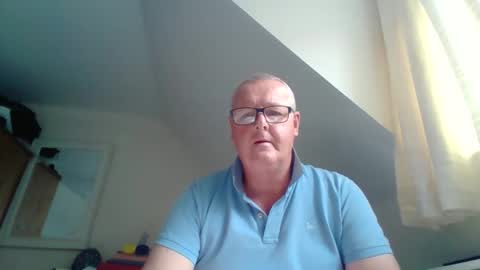 curiousax77 online show from 10, 4, 2026