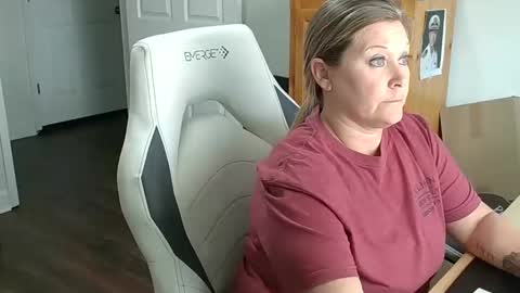 Snapshot of curiouscouple3143 chatting on 24, 1, 2025 curious couple online show from 24, 1, 2025