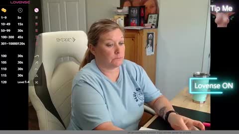 Snapshot of curiouscouple3143 chatting on 25, 2, 2025 curious couple online show from 25, 2, 2025