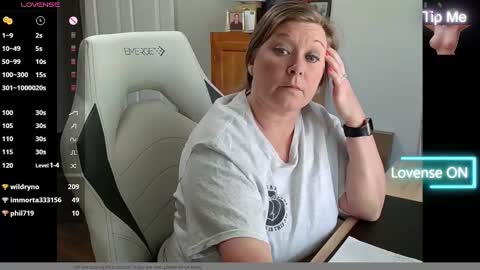 Snapshot of curiouscouple3143 chatting on 26, 2, 2025 curious couple online show from 26, 2, 2025