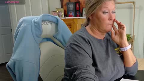 Snapshot of curiouscouple3143 chatting on 17, 12, 2025 curious couple online show from 17, 12, 2025