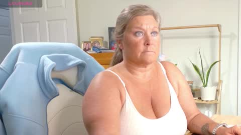 curious couple online show from 11, 2, 2026