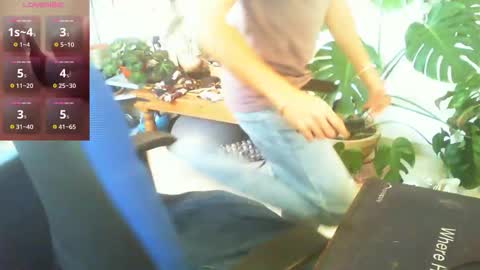 Snapshot of curiousgenie chatting on 28, 11, 2025 curiousgenie online show from 28, 11, 2025