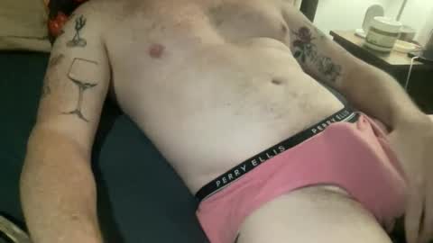 Snapshot of curiousmax18 chatting on 28, 10, 2025 Maxx online show from 28, 10, 2025