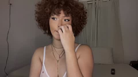 Snapshot of curls_emma chatting on 20, 1, 2025 Emma online show from 20, 1, 2025