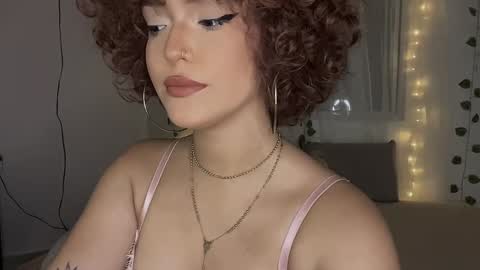 Snapshot of curls_emma chatting on 22, 1, 2025 Emma online show from 22, 1, 2025