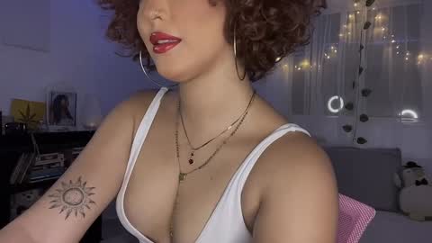 Snapshot of curls_emma chatting on 31, 1, 2025 Emma online show from 31, 1, 2025
