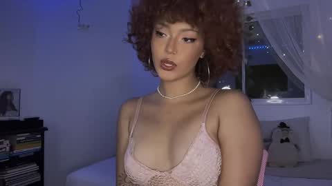 Snapshot of curls_emma chatting on 2, 2, 2025 Emma online show from 2, 2, 2025