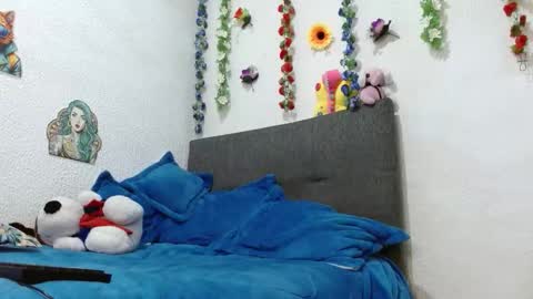 Snapshot of curlybutterfly chatting on 31, 10, 2025 curlybutterfly online show from 31, 10, 2025