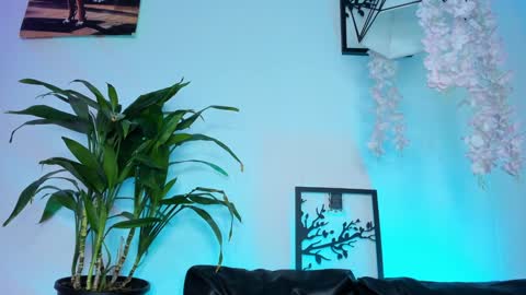 Snapshot of curlyrose_ chatting on 2, 2, 2025 Rose online show from 2, 2, 2025