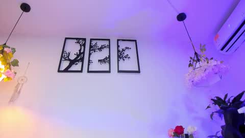 Snapshot of curlyrose_ chatting on 13, 2, 2025 Rose online show from 13, 2, 2025