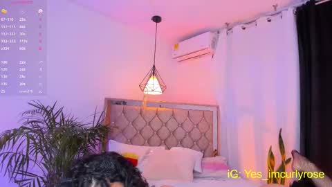 Snapshot of curlyrose_ chatting on 12, 10, 2025 Rose online show from 12, 10, 2025