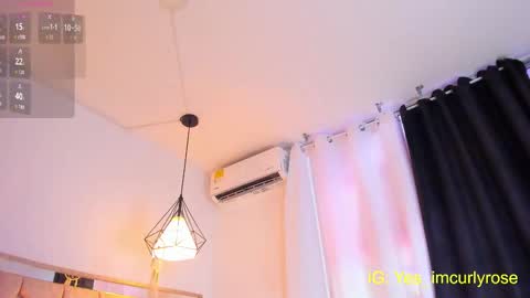 Snapshot of curlyrose_ chatting on 20, 10, 2025 Rose online show from 20, 10, 2025