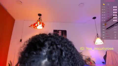Snapshot of curlyrose_ chatting on 12, 11, 2025 Rose online show from 12, 11, 2025