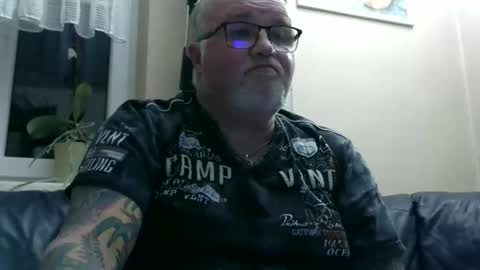 Snapshot of curtus14 chatting on 8, 1, 2026 curtus14 online show from 8, 1, 2026