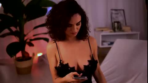 curvedlizzie online show from 14, 7, 2026