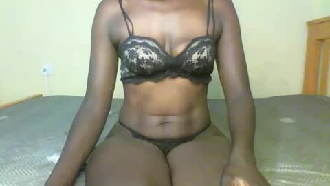 Snapshot of curvious_lilah chatting on 18, 12, 2025 curvious lilah online show from 18, 12, 2025