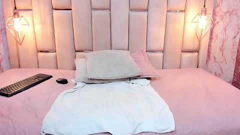 Snapshot of curvy_alyanna chatting on 9, 9, 2025 Alyanna online show from 9, 9, 2025