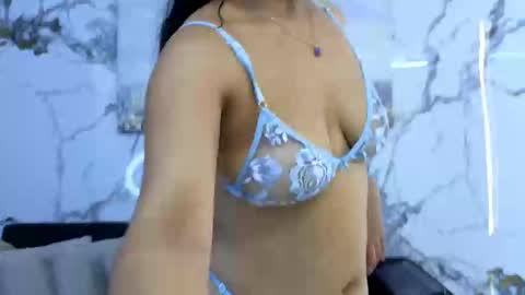 curvy_and_skinny23_aws online show from 1, 11, 2025