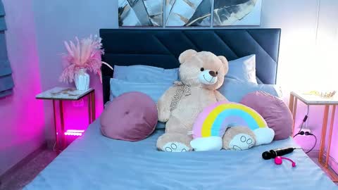 Snapshot of curvy_dynamite chatting on 11, 10, 2025 Sammy online show from 11, 10, 2025