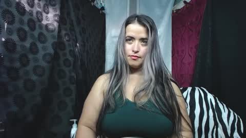 Snapshot of curvy_emma0 chatting on 13, 9, 2025 Emma online show from 13, 9, 2025