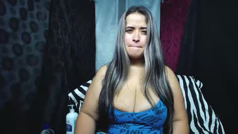 Snapshot of curvy_emma0 chatting on 17, 9, 2025 Emma online show from 17, 9, 2025