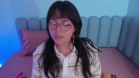 Snapshot of curvy_rousi chatting on 14, 12, 2025 Rosie online show from 14, 12, 2025