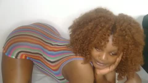 Snapshot of curvy_vee chatting on 8, 7, 2026 vee online show from 8, 7, 2026