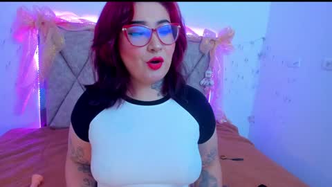 Snapshot of curvybaddie chatting on 25, 12, 2024 A online show from 25, 12, 2024