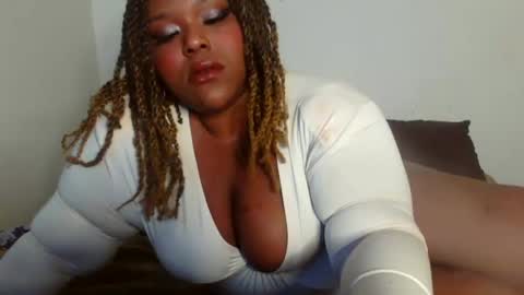 Snapshot of curvybcelinemixe chatting on 21, 12, 2024 Cline online show from 21, 12, 2024