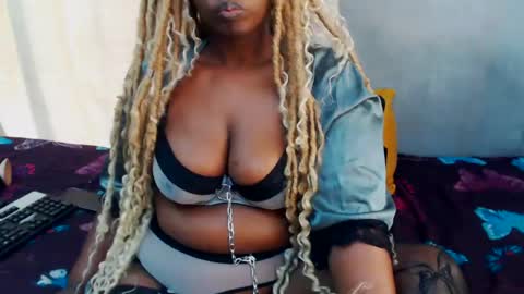 Snapshot of curvydarkfatass chatting on 7, 7, 2026 curvydarkfatass online show from 7, 7, 2026