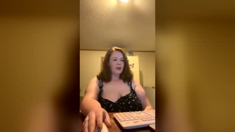 Snapshot of curvyplayday chatting on 23, 6, 2026 dahlia -kim online show from 23, 6, 2026