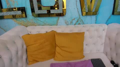   online show from 11, 1, 2025