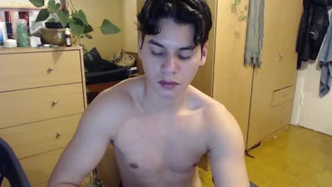 Snapshot of cute_boy859 chatting on 31, 12, 2024 Tomas online show from 31, 12, 2024