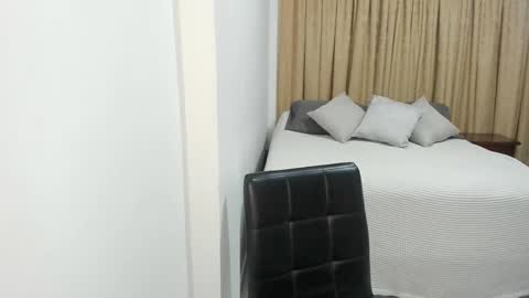 Snapshot of cute_brunett chatting on 25, 2, 2025 Sara online show from 25, 2, 2025