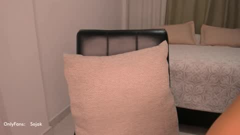 Snapshot of cute_brunett chatting on 28, 9, 2025 Sara online show from 28, 9, 2025