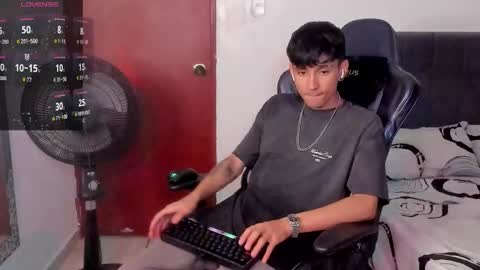 Snapshot of cute_diego_ chatting on 21, 11, 2025 Diego online show from 21, 11, 2025