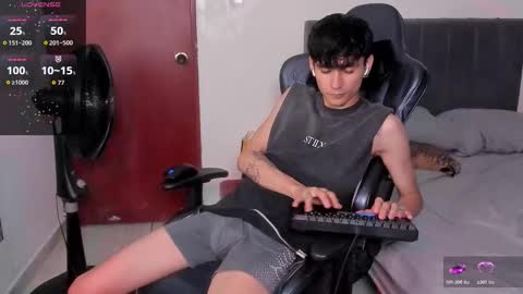 Snapshot of cute_diego_ chatting on 17, 12, 2025 Diego online show from 17, 12, 2025