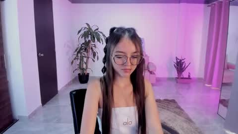 Snapshot of cute_fox_1 chatting on 6, 11, 2025 Bella Fox online show from 6, 11, 2025