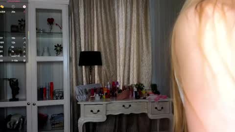 Snapshot of cute_fox_girl chatting on 24, 4, 2026 Anne online show from 24, 4, 2026