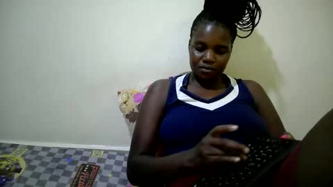 Snapshot of cute_heaven chatting on 5, 10, 2025 cute_heaven online show from 5, 10, 2025