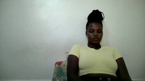 Snapshot of cute_heaven chatting on 8, 10, 2025 cute_heaven online show from 8, 10, 2025
