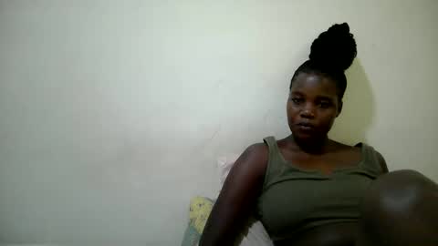 Snapshot of cute_heaven chatting on 11, 10, 2025 cute_heaven online show from 11, 10, 2025