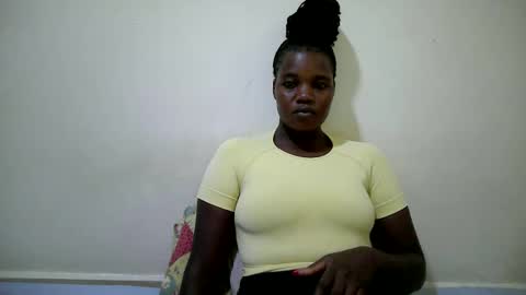 Snapshot of cute_heaven chatting on 12, 10, 2025 cute_heaven online show from 12, 10, 2025