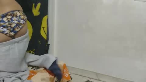 Snapshot of cute_kashmira99 chatting on 4, 12, 2025 kashmira online show from 4, 12, 2025