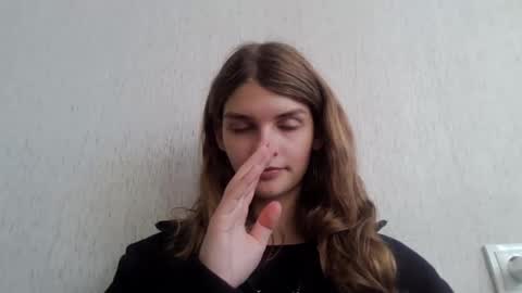 cute_kitte online show from 19, 12, 2024