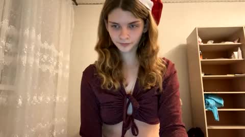 cute_kitte online show from 1, 1, 2025