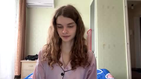 cute_kitte online show from 8, 10, 2025