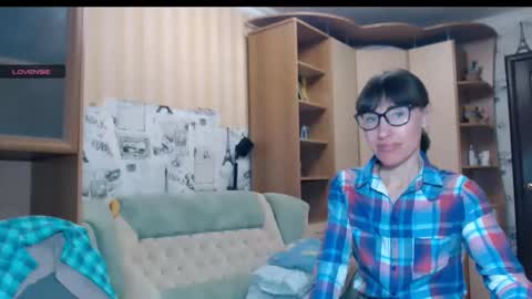 cute_lion_ online show from 28, 10, 2025