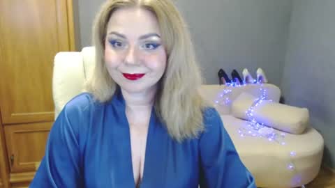 cute_phoenix online show from 2, 8, 2026